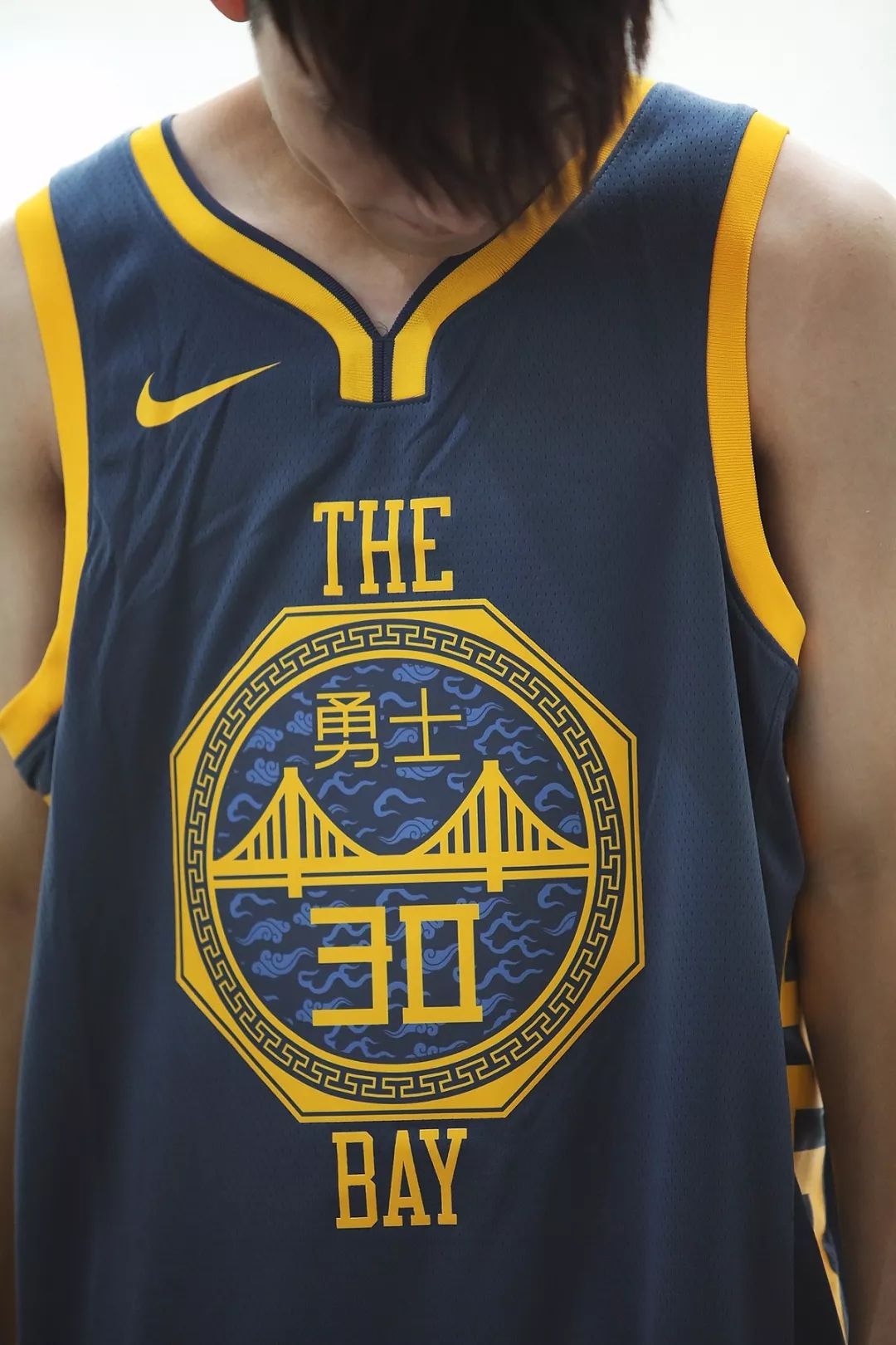 逐渐陷入 逐渐陷入