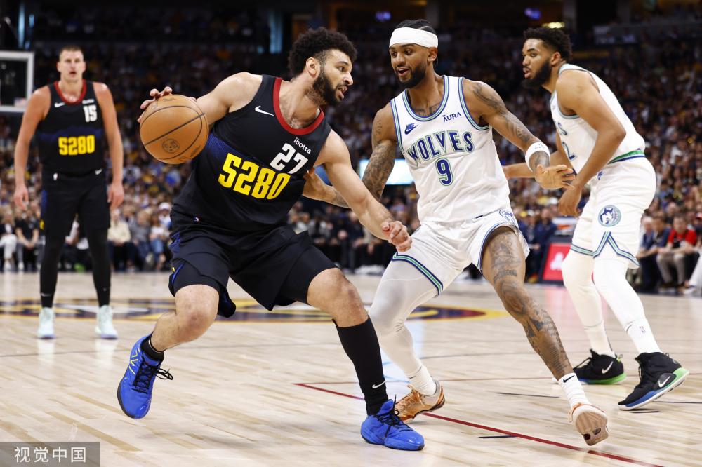 台球比赛中 台球比赛中